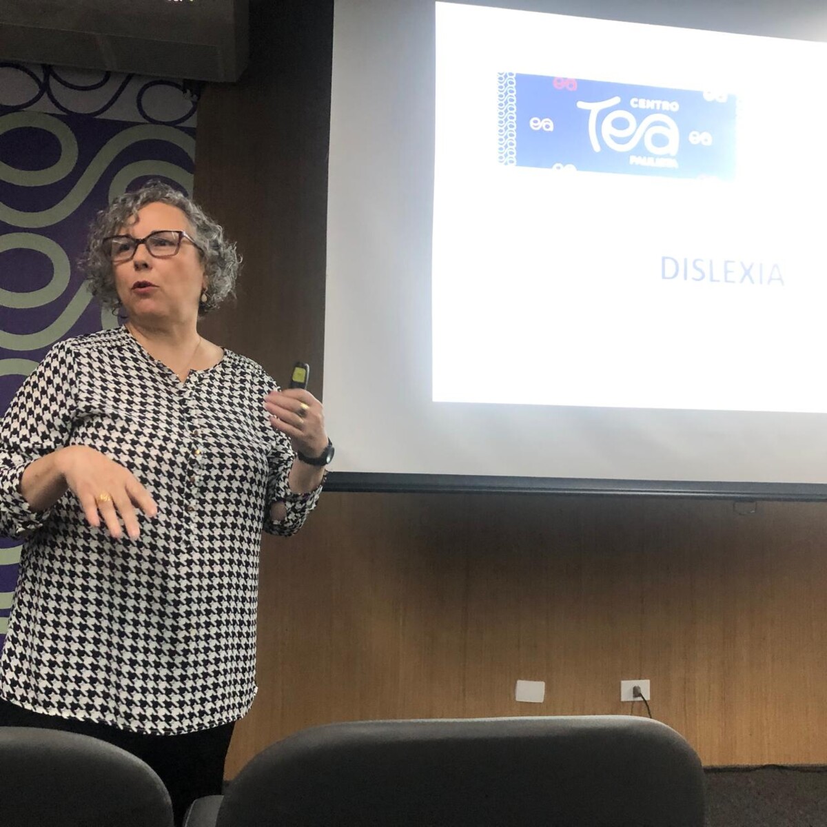 centro-tea-paulista-realiza-palestra-sobre-o-dia-nacional-de-atencao-a-dislexia